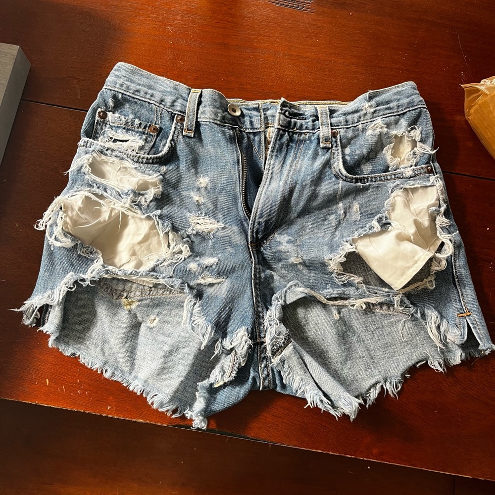Rag & Bone High Waist distressed denim shorts light blue wash | SIZE 26